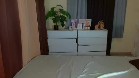 patring292004 online show from April 10, 5:06 pm