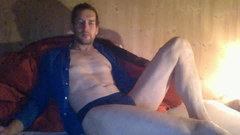Snapshot of paueriwan chatting on October 25, 2:34 am paueriwan online show from October 25, 2:34 am