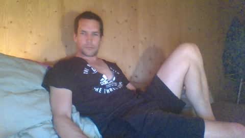 paueriwan online show from April 7, 7:05 pm