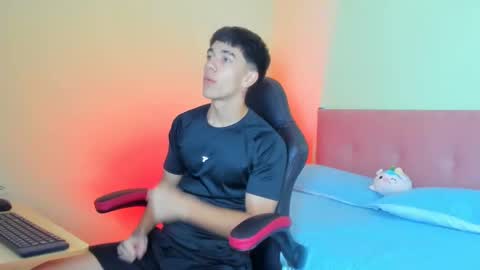 paul_sexycock online show from February 13, 12:43 pm