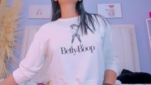 Pau online show from September 17, 7:06 pm