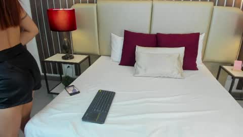 paulette_bustamante online show from April 16, 8:09 pm