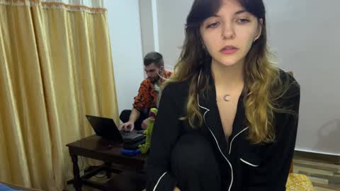 Isla  Chase online show from December 13, 3:32 pm