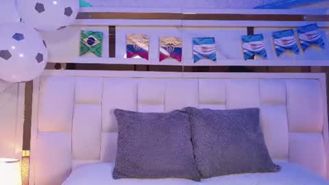 Paulina  online show from June 18, 7:30 pm