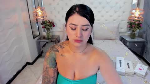 Snapshot of paulinabelen21 chatting on February 23, 2:51 am paulinabelen21 online show from February 23, 2:51 am