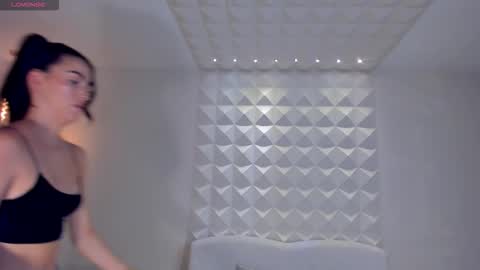 Paulina Santos  online show from March 23, 7:30 pm