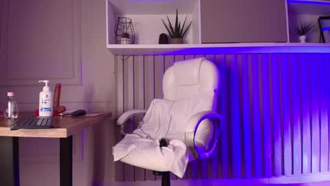 Pau  online show from March 1, 7:19 am