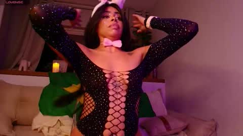 paulinne_clark online show from March 7, 10:54 pm