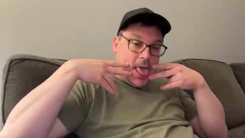 paulyg161 online show from March 10, 5:12 am