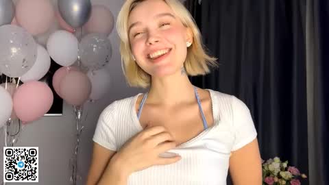 Lola online show from November 25, 2:38 pm