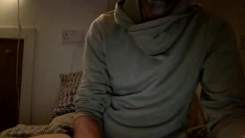 Snapshot of pea23 chatting on October 1, 11:14 pm pea23 online show from October 1, 11:14 pm