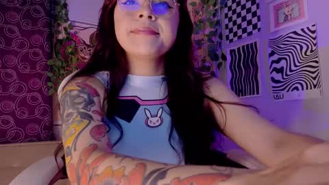  P E A C H   online show from February 4, 2:04 am