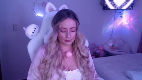 peacherry_ online show from February 8, 3:30 am