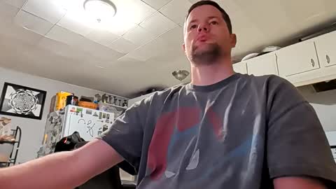 peachespunkins online show from April 18, 9:44 am