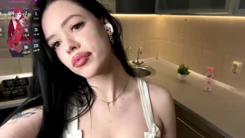 Eva online show from April 17, 9:50 pm