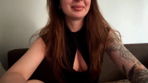 peachmuse online show from July 6, 8:33 am