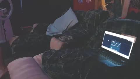 Peachycream2017 online show from February 9, 4:57 am