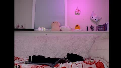 peachypeachgirl online show from January 3, 3:49 am