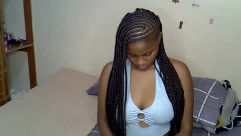 peachysparkel online show from April 19, 7:27 pm