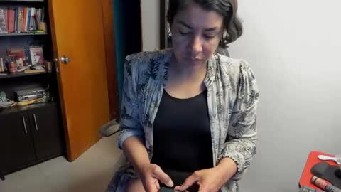 Tangerine Penaut online show from December 2, 2:21 am