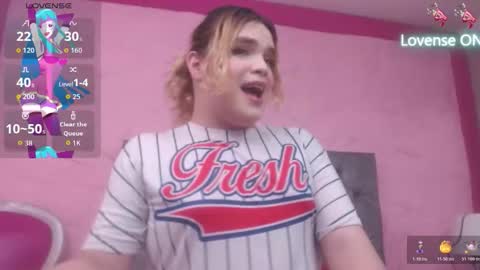 Snapshot of pearl_michelts chatting on October 21, 12:32 pm michel online show from October 21, 12:32 pm