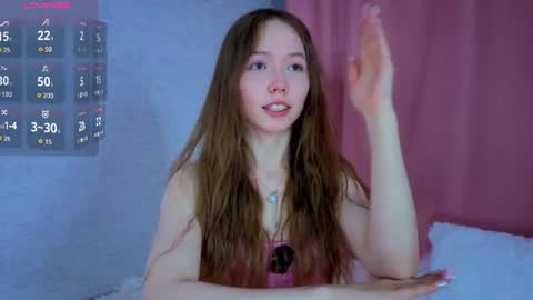 pearly_peach_ online show from June 10, 7:13 pm