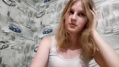 Sophie online show from July 8, 9:18 pm