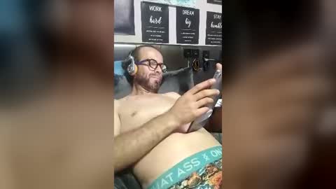 pedrocoelhopio online show from June 19, 2:39 am