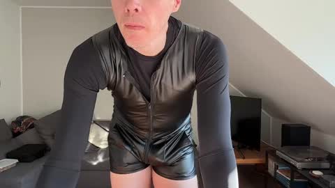 Arno online show from April 22, 3:52 pm