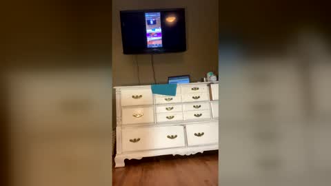 peeachyking online show from February 21, 7:33 am