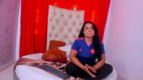 PENELOPE online show from May 8, 9:20 pm