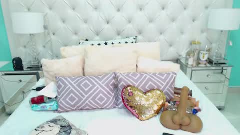 Penelope Laurent online show from September 11, 12:39 pm