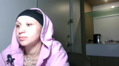 perfectly222peachy online show from April 9, 3:43 am