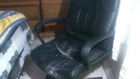 perkymalenipples online show from December 18, 3:07 pm