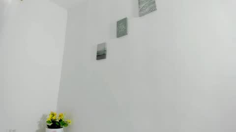 Perla mistc online show from April 18, 3:58 pm