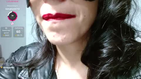 Snapshot of persefone_fire chatting on December 18, 12:21 am persefone_fire online show from December 18, 12:21 am
