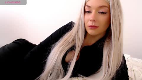 Isabella online show from April 10, 10:09 am