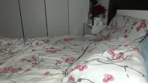 petite_danielle online show from December 3, 12:53 am