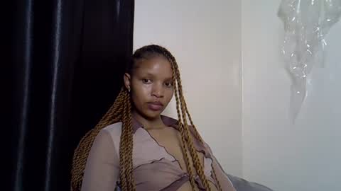 petite_melinda online show from July 26, 9:23 pm