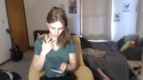 caracal online show from February 21, 9:32 pm