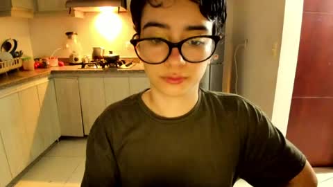 Lunna online show from June 8, 1:28 am