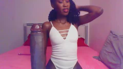 QueP online show from April 15, 7:06 pm