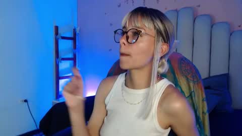 Snapshot of peyton_gh chatting on September 22, 3:32 am Peyton online show from September 22, 3:32 am