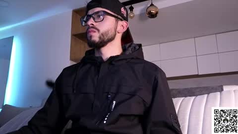 phantom_bigger1 online show from February 1, 10:51 pm