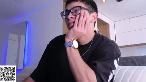 phantom_bigger1 online show from March 3, 7:32 pm