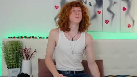 philip_ll online show from February 24, 7:19 pm