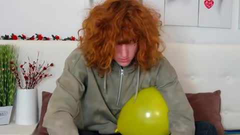 philip_ll online show from February 18, 6:58 pm