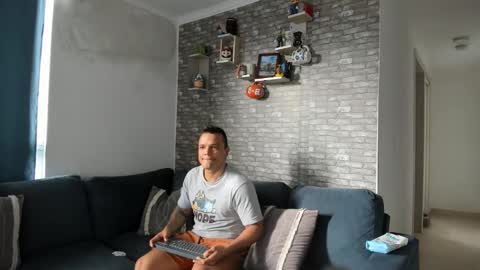 Philipe online show from February 9, 8:44 pm