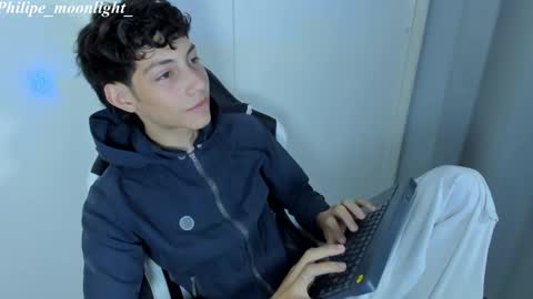 Snapshot of philipe_moonlight_ chatting on February 26, 11:52 pm Phil. INDEPENDENT MODEL online show from February 26, 11:52 pm