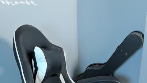 Snapshot of philipe_moonlight_ chatting on February 20, 7:45 am Phil. INDEPENDENT MODEL online show from February 20, 7:45 am